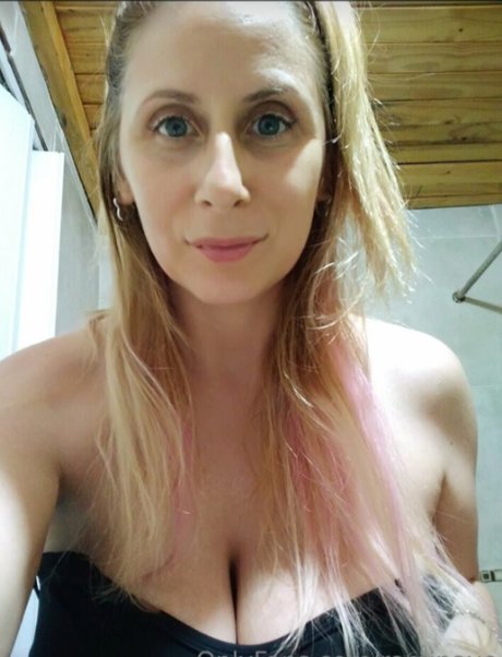 Rominavc erotische schöne foto