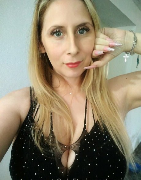 Rominavc nackte pornostar fotos