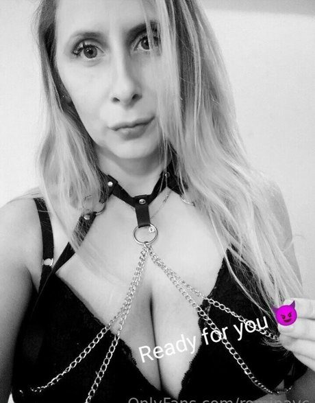 Rominavc pornostar hübsche galerien