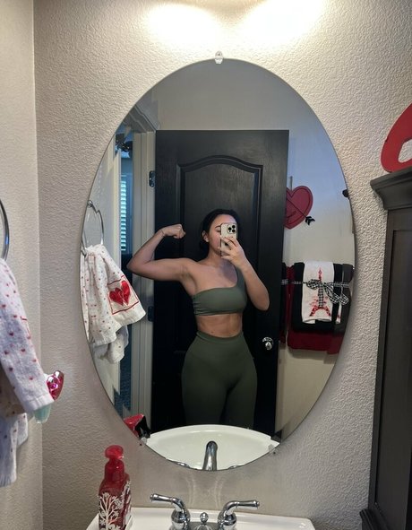 Chellchee schauspielerin schöne fotos