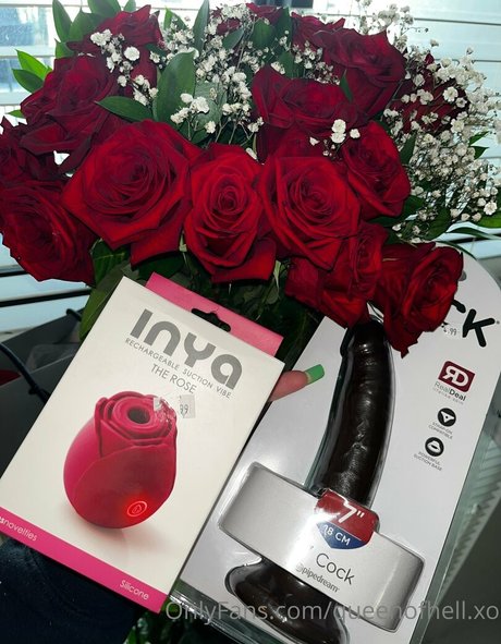 queenofhell xo erotische nackt bild