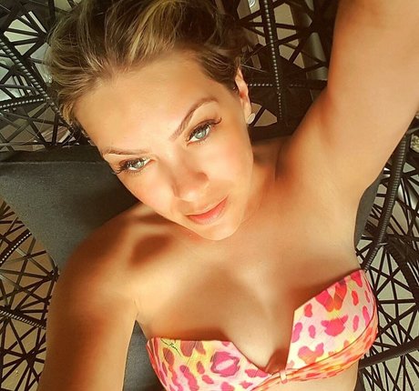 Renata Fan erwachsene akt bilder