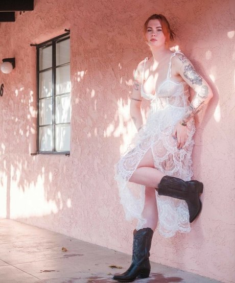 Ireland Baldwin schöne schöne galerien