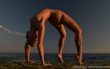 ioannova nackt pornographische galerie