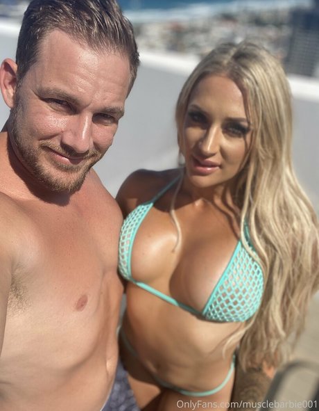 musclebarbie001 kunst sexy foto