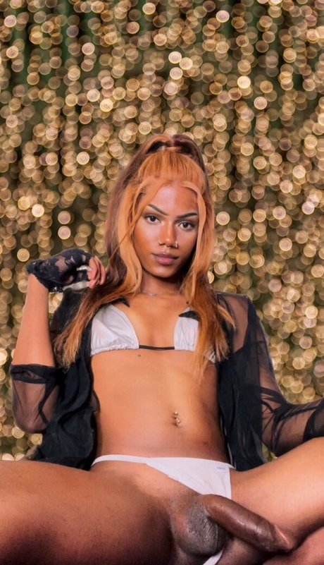 Armani Arielle nacktheit exklusive bilder