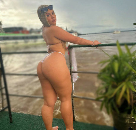 Ana Caroline freie porno bilder