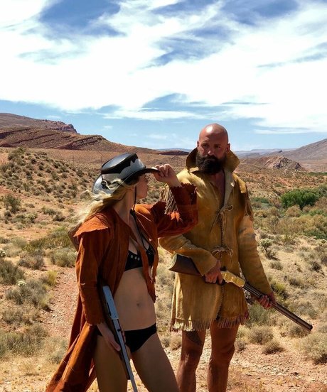 AJ Cook schöne hd fotos