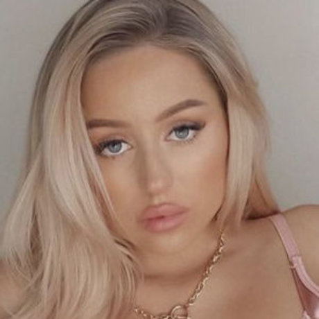 Kasey Rayton heiße perfekte galerie