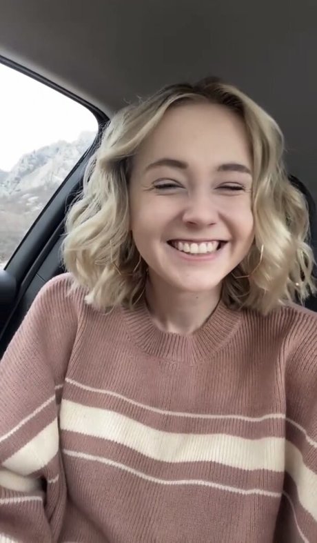 Kira Graceeee model kunst archiv