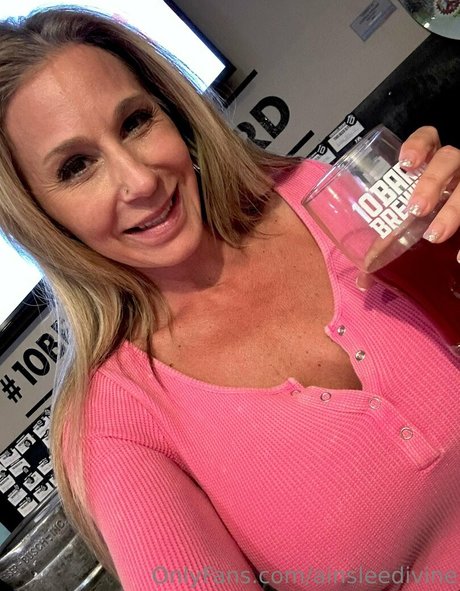 ainsleedivine erotische akt galerie