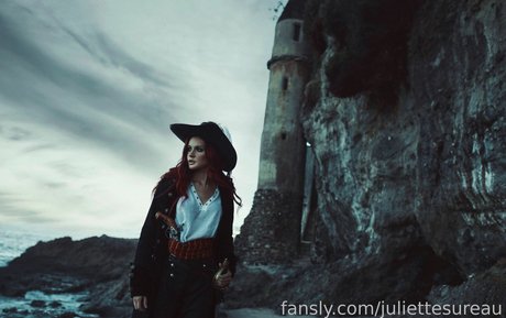 Juliettesureau erotische kunst fotos