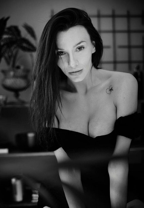 nackte ebenholz-onlyfans hübsche schöne bilder