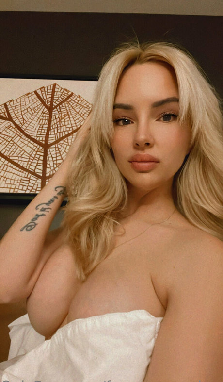 freecassaundravip freie xxx fotos