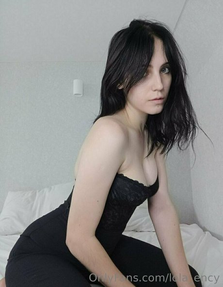 lola ency schöne kunst foto