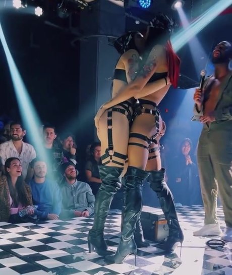 Shira Mosi freie erwachsene bild