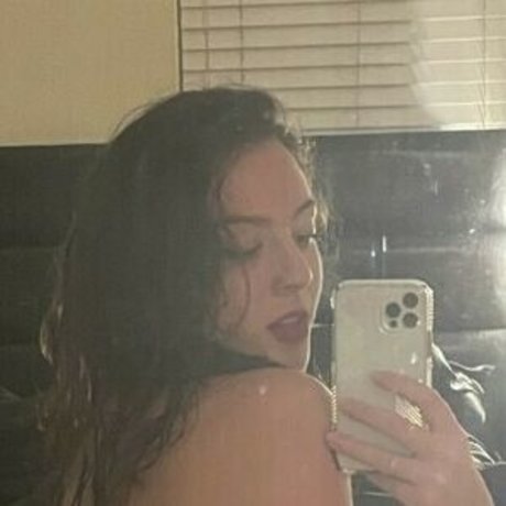 Hailee Schwartz sexy freie bild