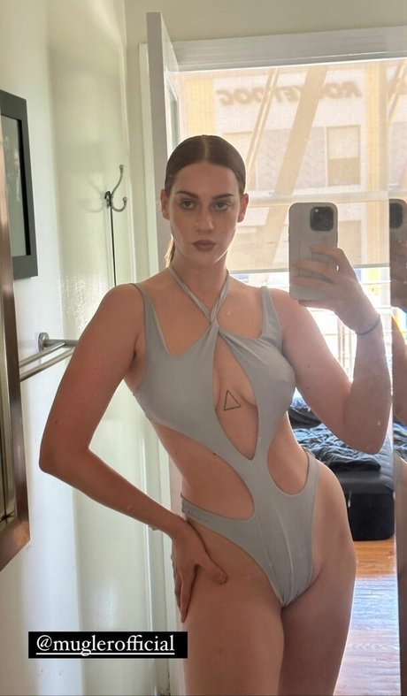 Tati Bruening schöne porno galerie