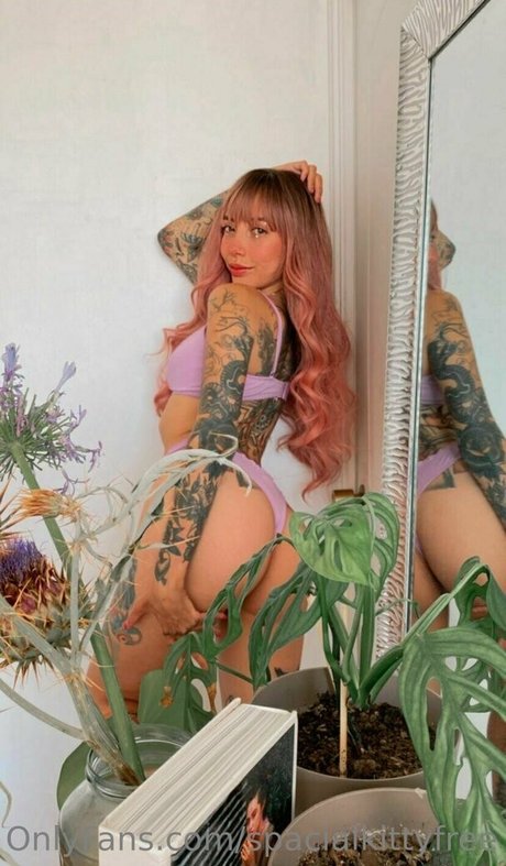 spacialkittyfree pornostar nackt bilder