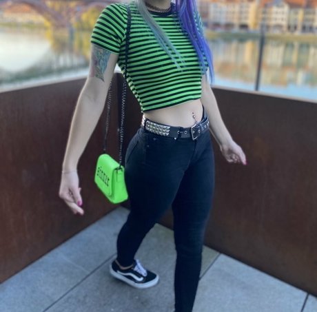 hollyhellfree Profilbild