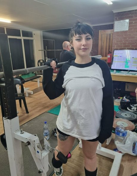 alyssa winter kunst nacktheit galerie