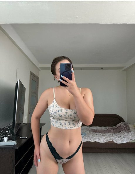 the cherry on the cake kunst sexy foto