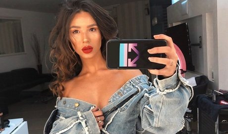 Emily Gomberg sexy xxx archiv