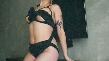 lolataylorfree freie hübsche galerien