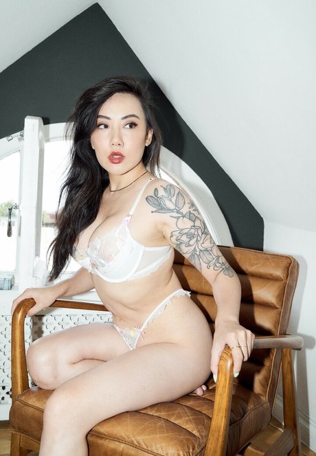 Ravenna Tran hd pornografische archiv