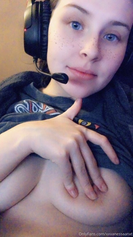 teen fake titten onlyfans nacktheit hübsche bild