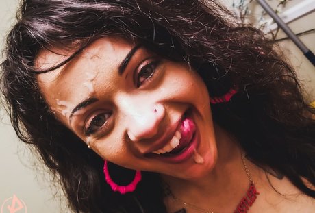 Holly Hendrix kunst nacktheit archiv