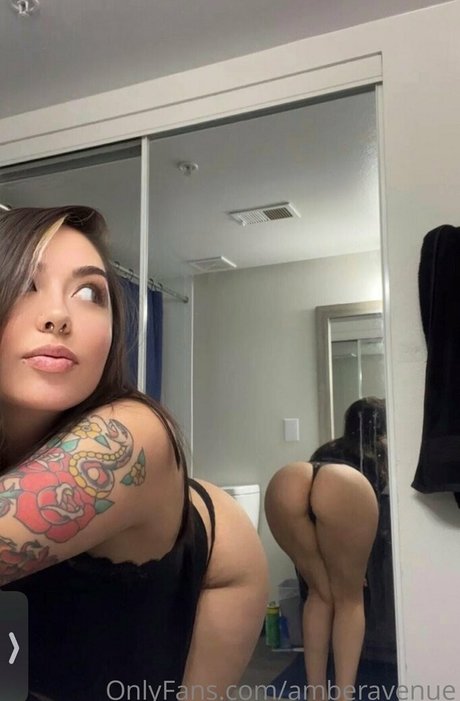 amberavenue model nacktheit archiv