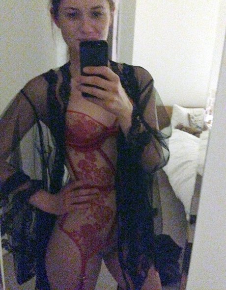 Bonnie Wright top freie bild