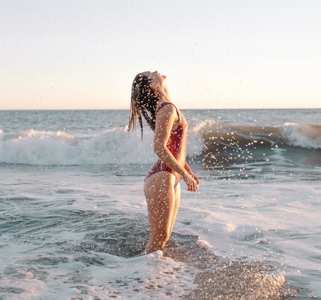 Bonnie Wright top xxx bild