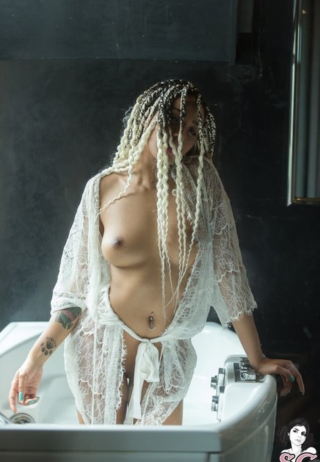 Rikae Crisi beste porno galerie