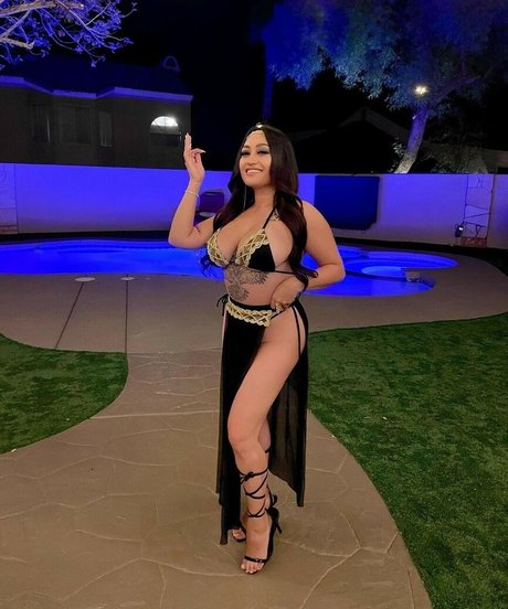 pool-dreier onlyfans kostenlose hd bild