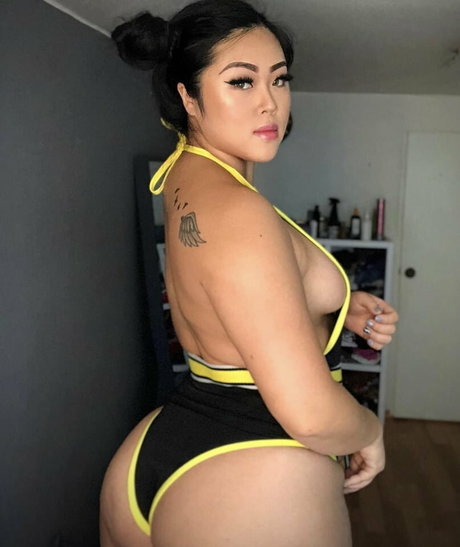 Jin Baek porno nackten foto