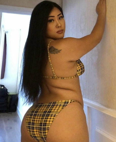 Jin Baek pornostar nette bild