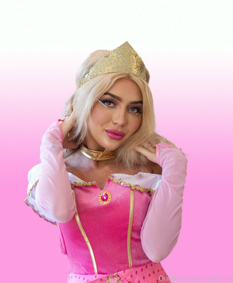 onlyfina exklusive pornografische bild