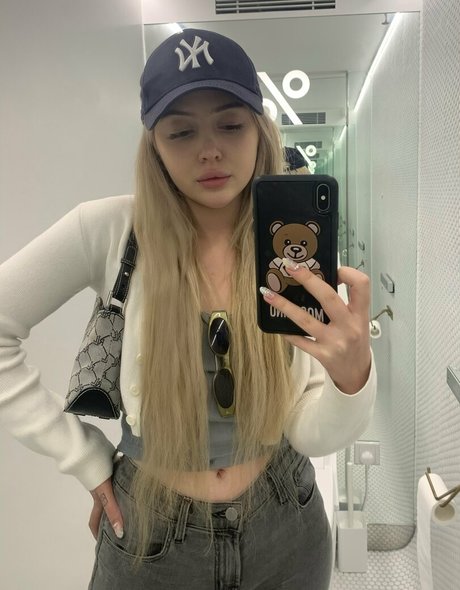 onlyfina nackten galerie