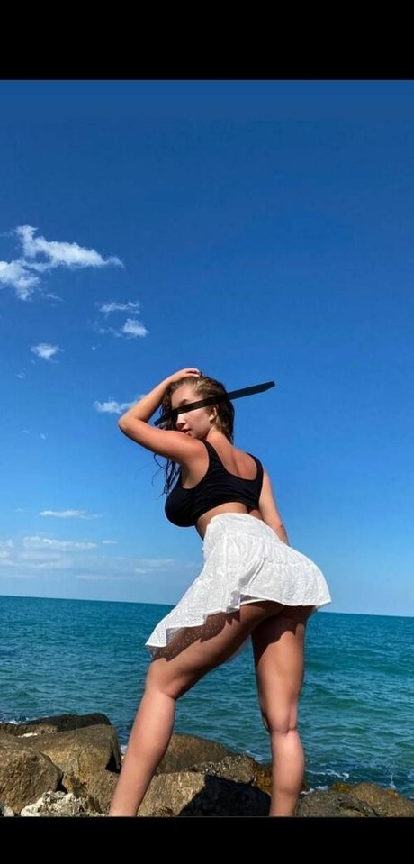 Nika Arven porno bild