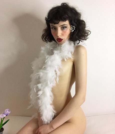 Mina Bell exklusive pornografische galerien