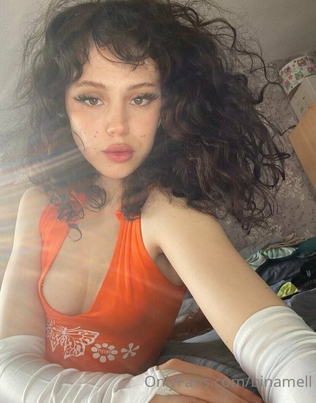 Mina Bell top nackten fotos