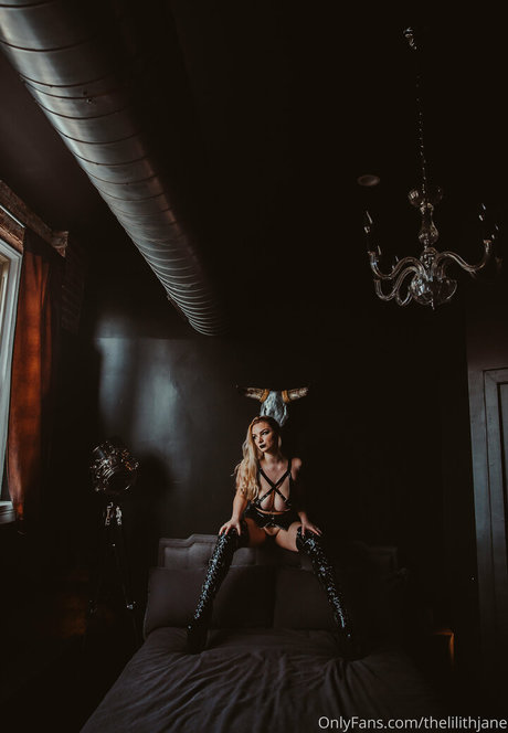 Lilith Jane heiße schöne galerien