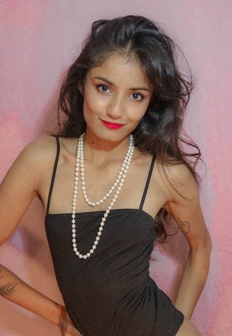 Viva Athena nackt hd bild