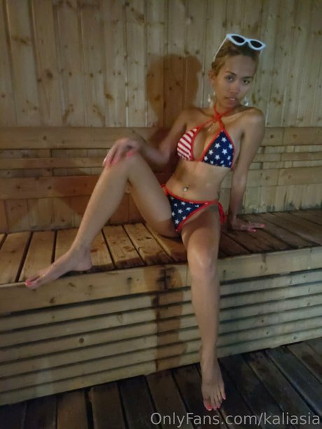 Kaliasia hübsche akt fotos