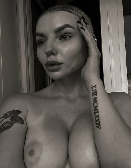 Ana maks hübsche pornographische bilder