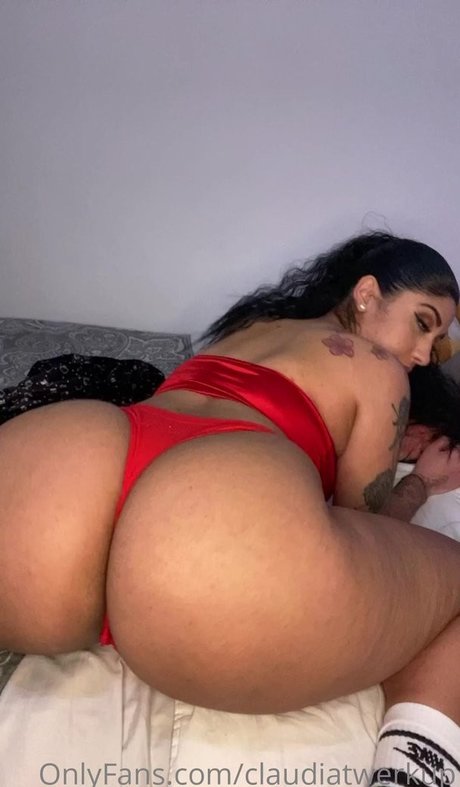 ClaudiaTwerkUp model top fotos