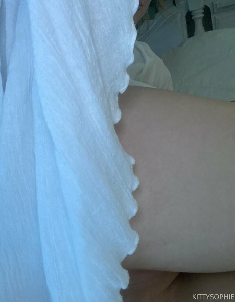 winzige onlyfans hübsche nackt foto