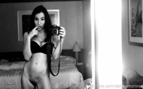 Danika Mori porno akt galerie